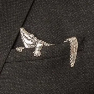 Durable Zinc Alloy Vintage Crocodile Tiger Shaped Engraved Men's Suit Lapel Pin Classic Formal Accessory Pins For Men Suits